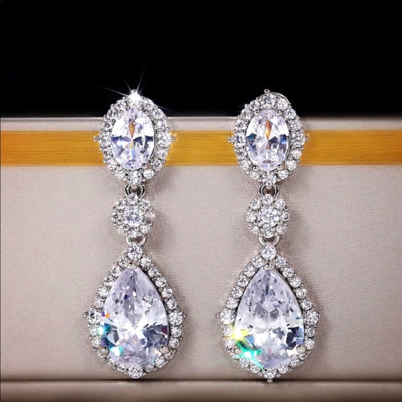Engagement Bridal Earrings - Picture 1 of 5